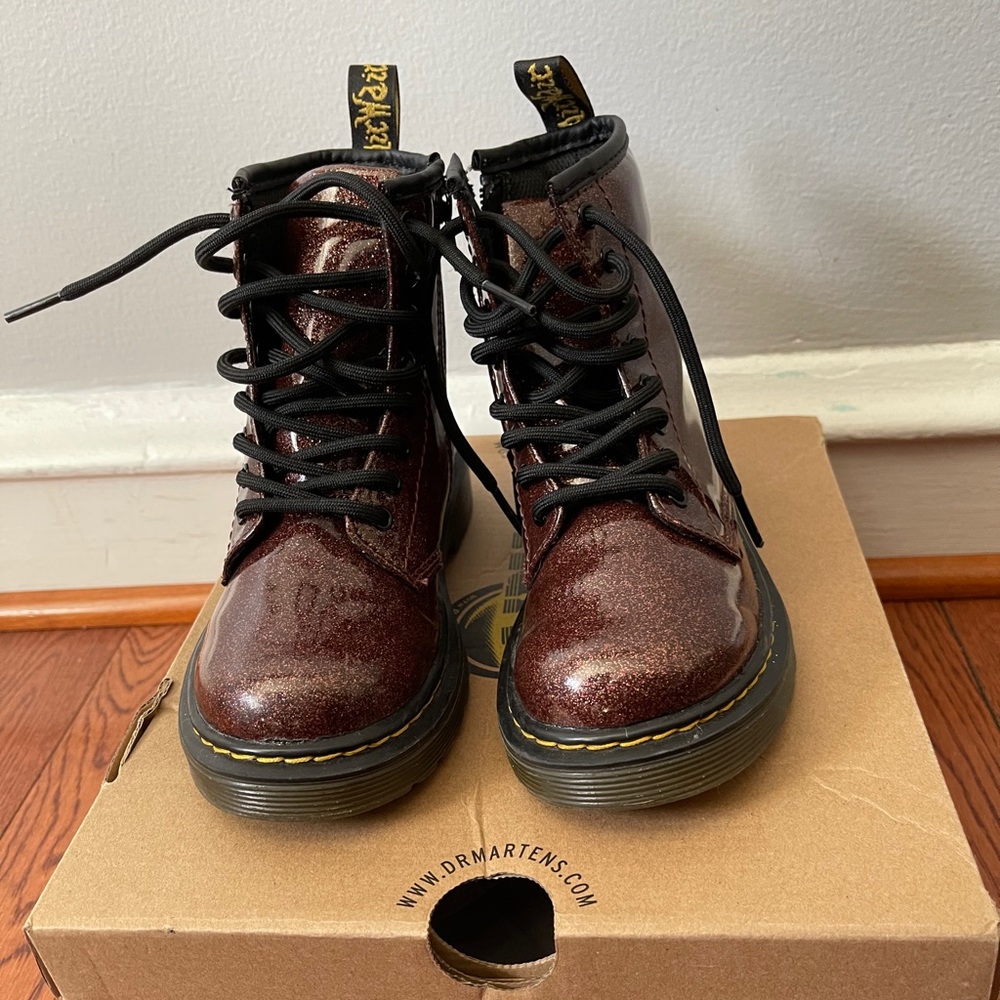 1460 Glitter (Rose Brown) Dr. Martens Girls Sz 12